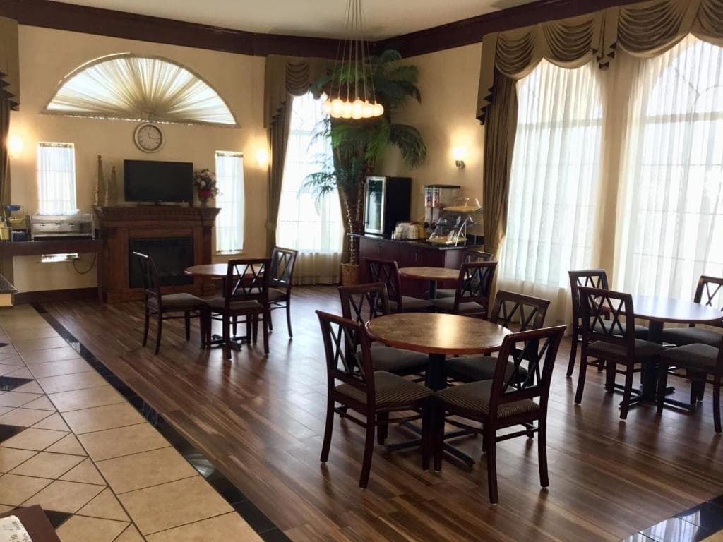 Days Inn Robstown Cozy Breakfast Lounge and Dining